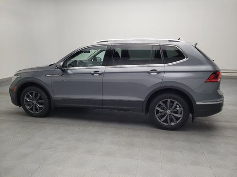 Used 2022 Volkswagen Tiguan SE image 3