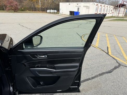 Used 2022 Nissan Pathfinder SL w/ SL Premium Package image 13