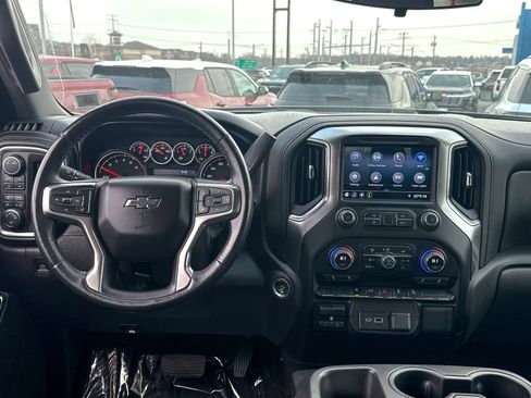 Certified 2021 Chevrolet Silverado 1500 RST image 24