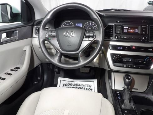 Used 2017 Hyundai Sonata SE image 8
