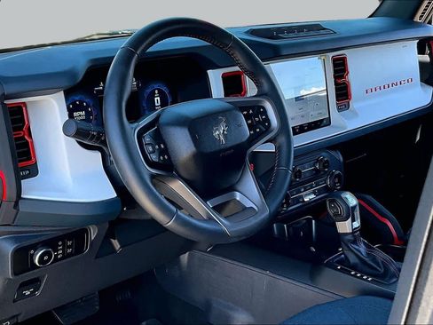 Used 2025 Ford Bronco Heritage Edition AWD/4WD image 17