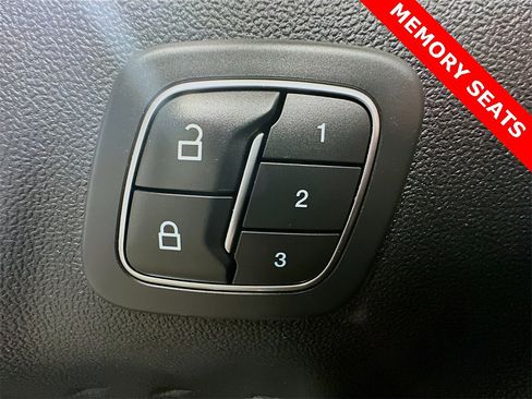 Used 2020 Ford Escape Titanium image 39