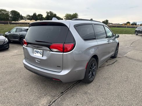 Used 2020 Chrysler Pacifica Touring-L w/ Advanced Safetytec Group AWD/4WD image 7