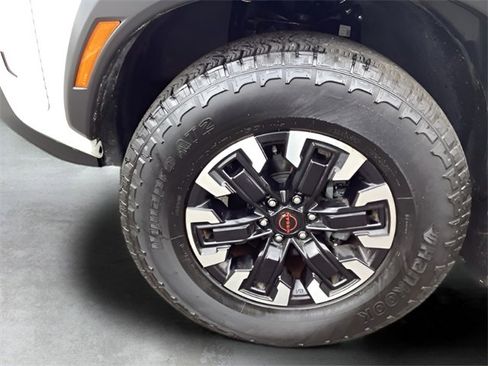 Used 2024 Nissan Frontier PRO-4X w/ Pro Convenience Package image 9