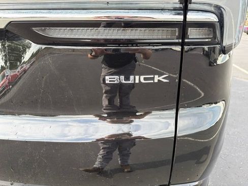 Used 2026 Buick Enclave Avenir AWD/4WD image 10