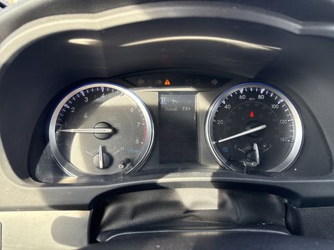 Used 2019 Toyota Highlander XLE image 21