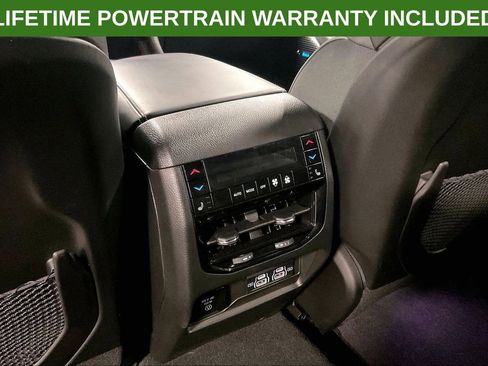 Used 2024 Jeep Grand Cherokee Overland w/ Luxury Tech Group IV image 32