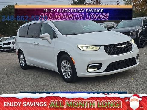 Used 2022 Chrysler Pacifica Touring-L image 8