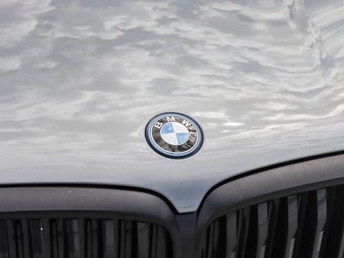 Used 2024 BMW X5 xDrive50e w/ Executive Package AWD/4WD image 13