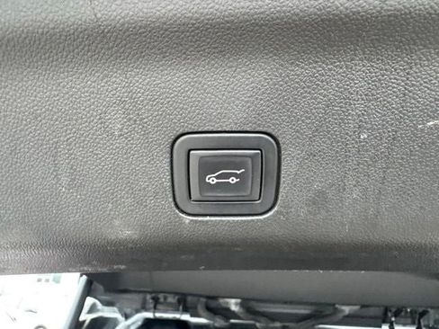 Used 2023 Cadillac Escalade ESV V AWD/4WD image 22