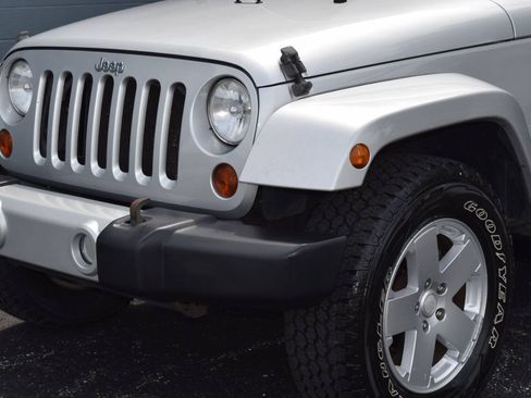 Used 2010 Jeep Wrangler Unlimited Sahara w/ Trailer Tow Group AWD/4WD image 3