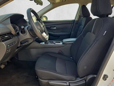 Used 2024 Nissan Sentra SV image 15