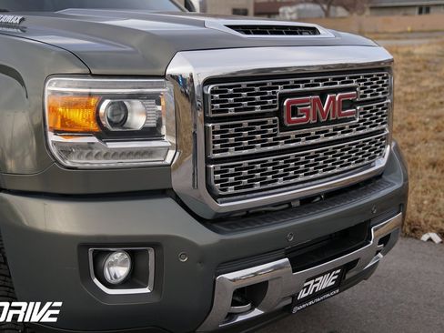 Used 2018 GMC Sierra 3500 Denali w/ Duramax Plus Package image 3