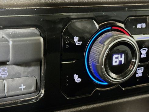 Used 2025 Chevrolet Silverado 1500 LT image 18