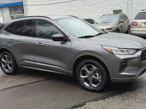 Used 2024 Ford Escape ST-Line image 2