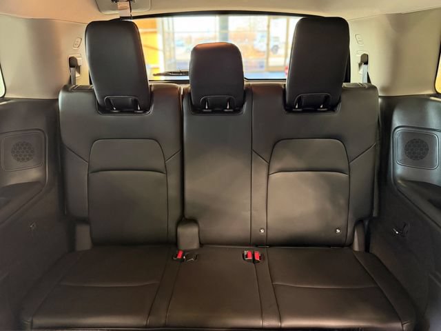 Used 2022 Nissan Pathfinder SL AWD/4WD image 22