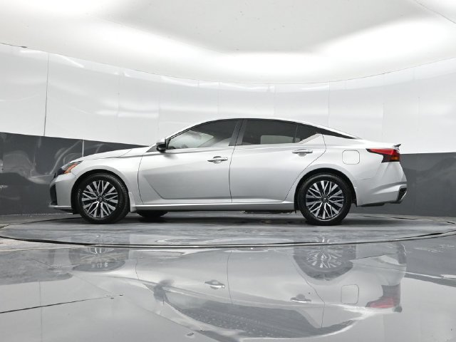 Used 2023 Nissan Altima 2.5 SV w/ SV Premium Package FWD image 53