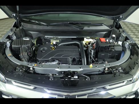 New 2026 Chevrolet Equinox LT w/ Safety and Technology Package AWD/4WD image 17