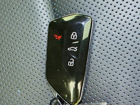 Used 2023 Volkswagen Golf 20th Anniversary Edition image 38