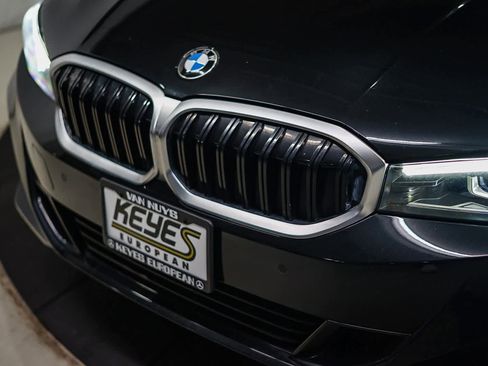 Used 2023 BMW 330i Sedan w/ Driving Assistance Package image 8