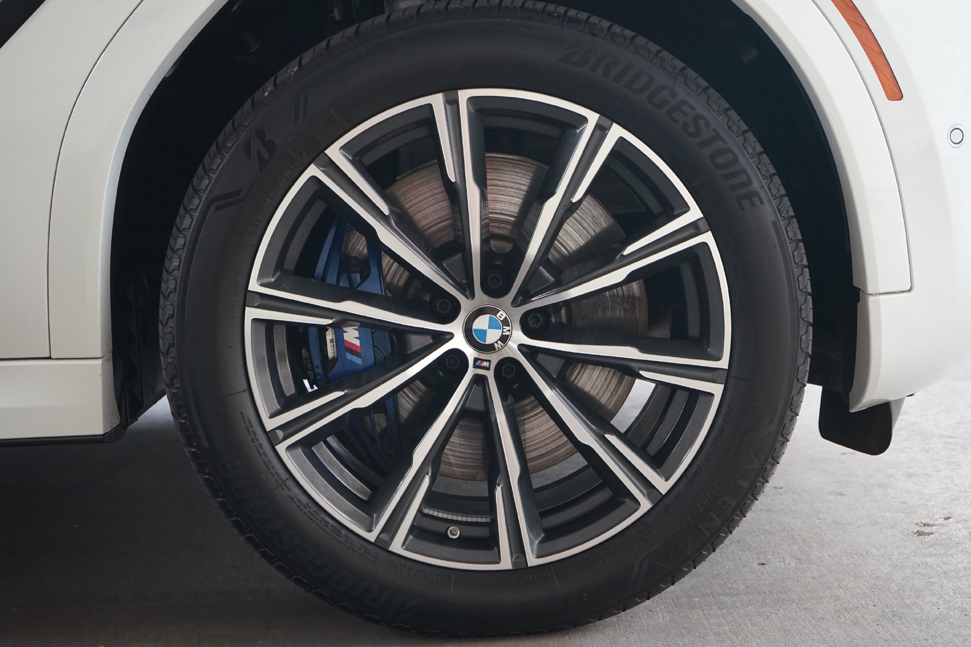 Used 2026 BMW X6 M60i AWD/4WD image 23