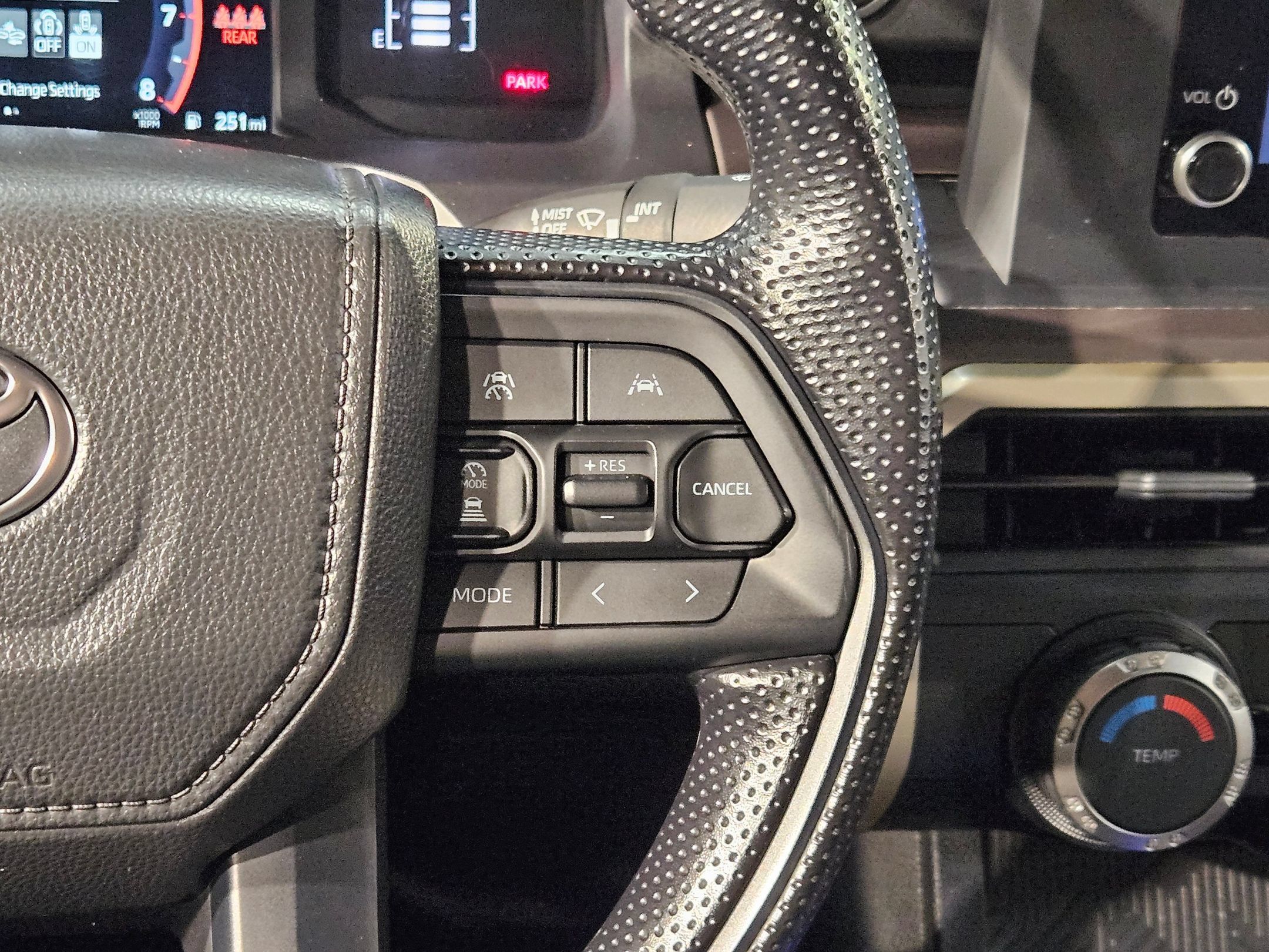 Certified 2025 Toyota Tacoma SR5 AWD/4WD image 28