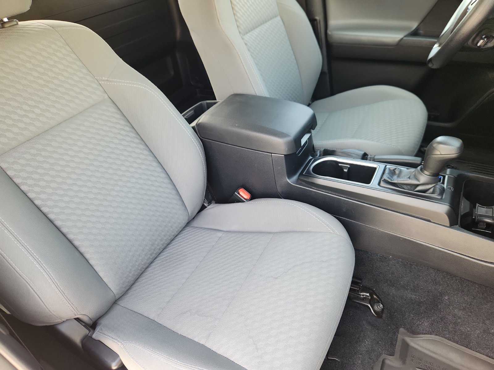 Used 2021 Toyota Tacoma SR AWD/4WD image 14