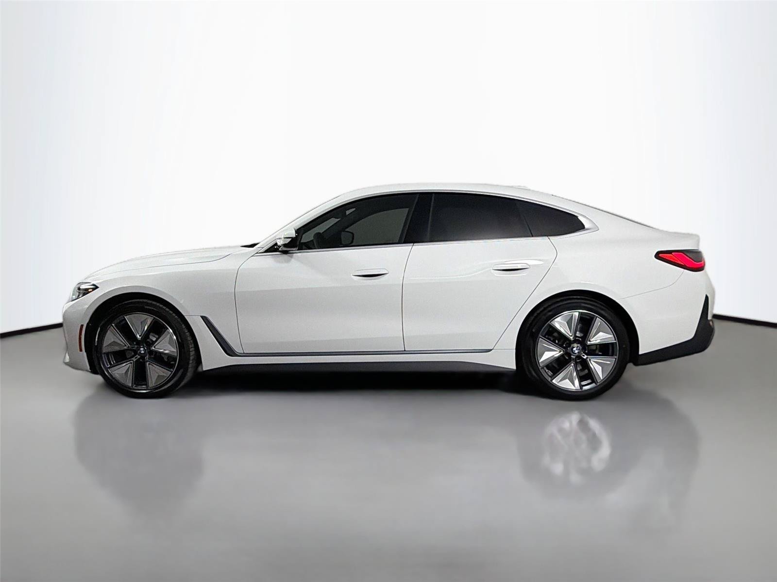 New 2026 BMW i4 xDrive40i AWD/4WD image 16