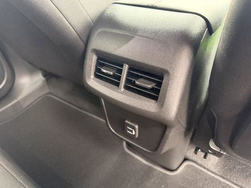 Used 2023 GMC Terrain SLE FWD image 17
