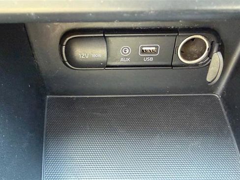 Used 2017 Kia Niro FWD image 28