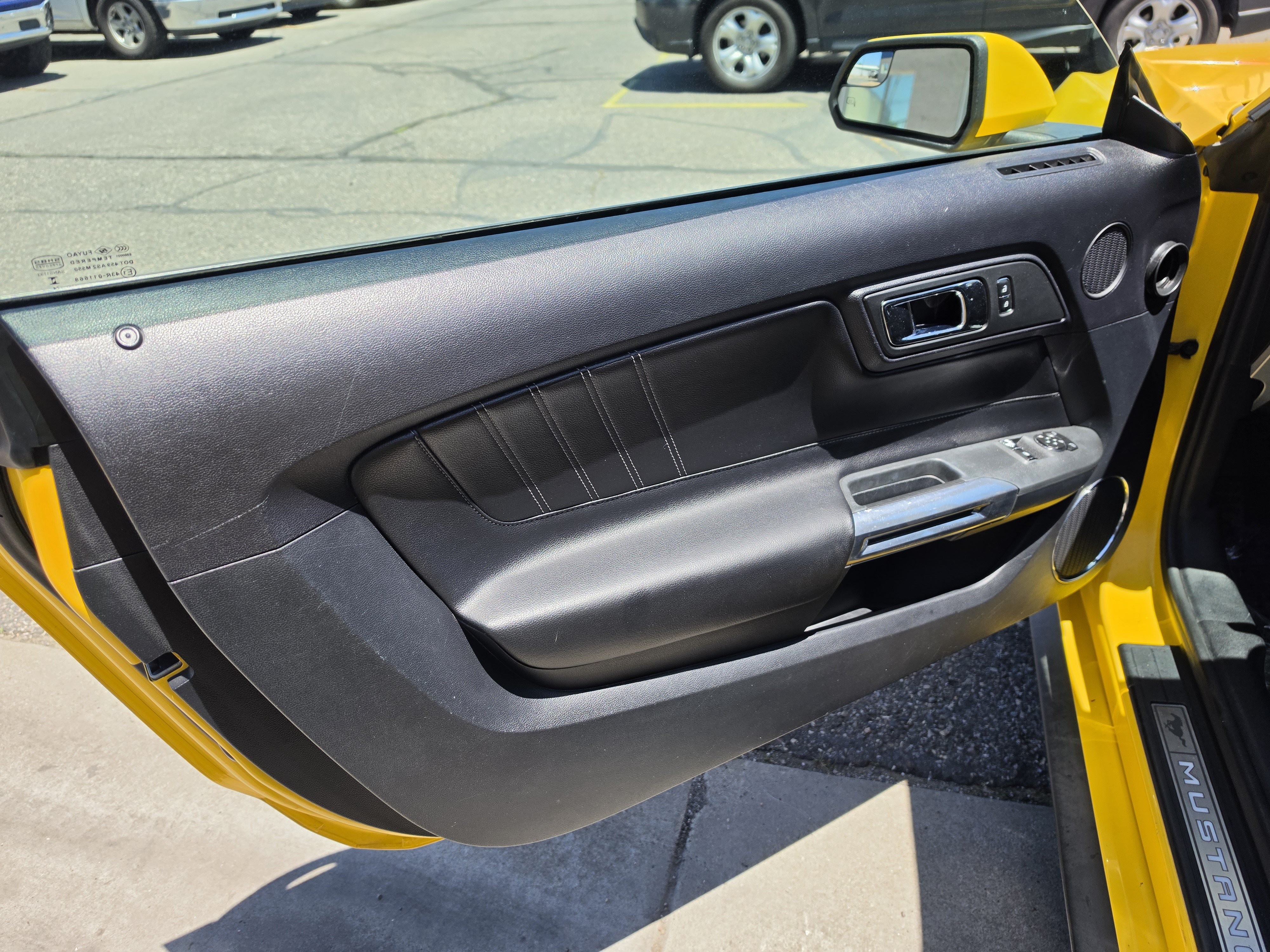 Used 2016 Ford Mustang Premium RWD image 11