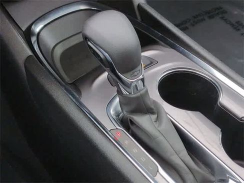 Used 2024 Chevrolet Malibu LT image 32