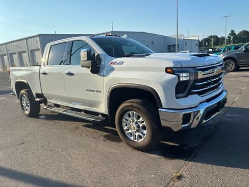 Used 2026 Chevrolet Silverado 2500 LTZ w/ LTZ Convenience Package AWD/4WD image 6