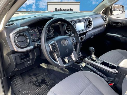 Used 2018 Toyota Tacoma SR5 image 13