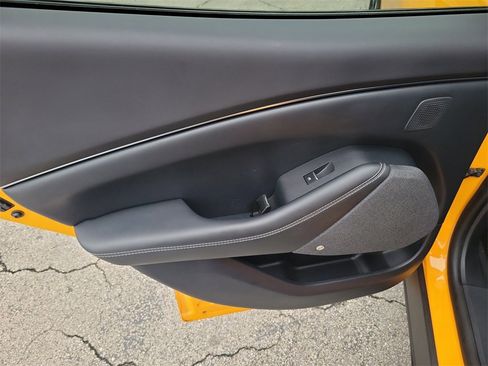 Used 2022 Ford Mustang Mach-E Premium image 9