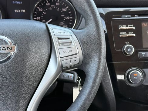 Used 2015 Nissan Rogue S AWD/4WD image 17