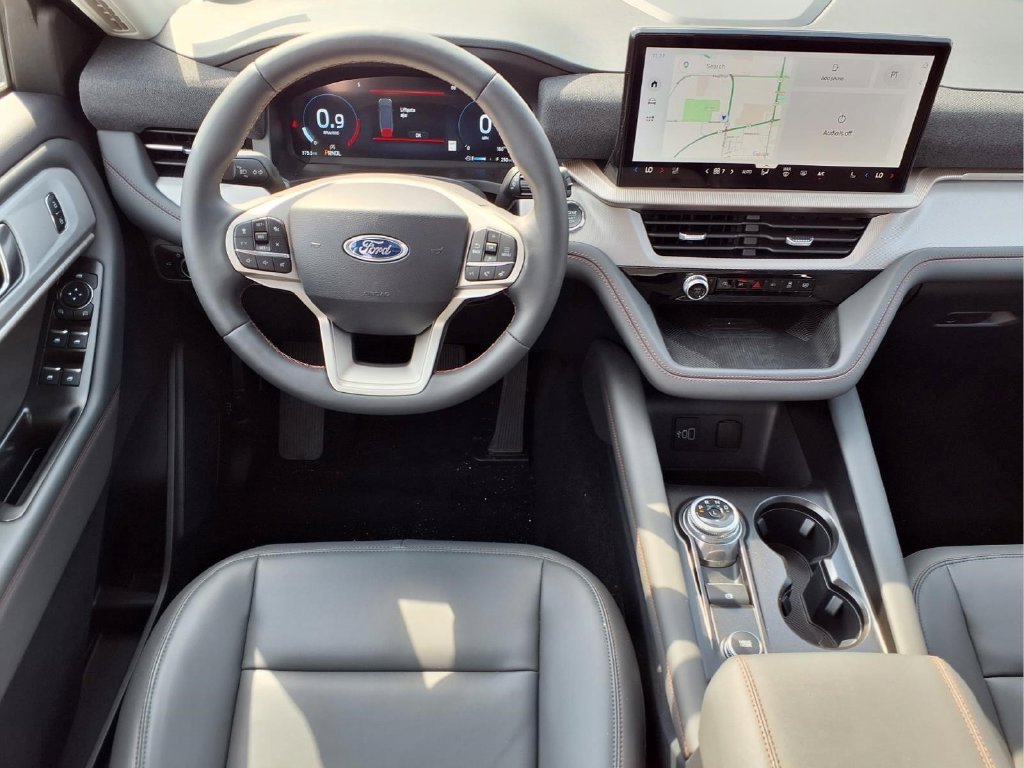 New 2026 Ford Explorer Active w/ Active Comfort Package AWD/4WD image 2