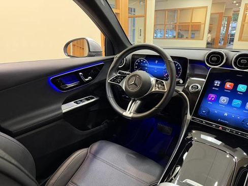 Certified 2025 Mercedes-Benz GLC 300 image 9