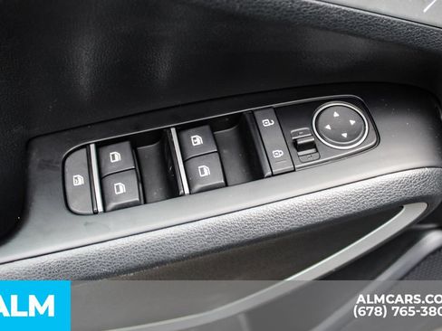 Used 2025 Kia Soul LX w/ LX Technology Package FWD image 38