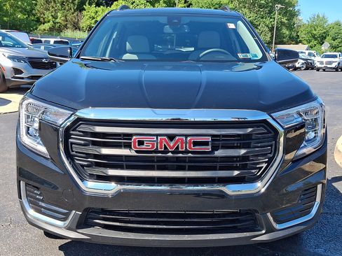 Used 2023 GMC Terrain SLE w/ Driver Convenience Package AWD/4WD image 2
