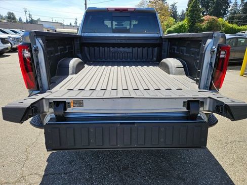 New 2026 GMC Sierra 3500 SLT w/ SLT Premium Package AWD/4WD image 11