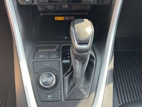 Used 2025 Toyota RAV4 XSE w/ Advanced Technology Package AWD/4WD image 24