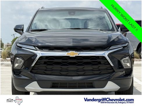 Used 2023 Chevrolet Blazer LT w/ Convenience Package FWD image 6