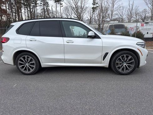 Used 2021 BMW X5 xDrive40i w/ M Sport Package image 11