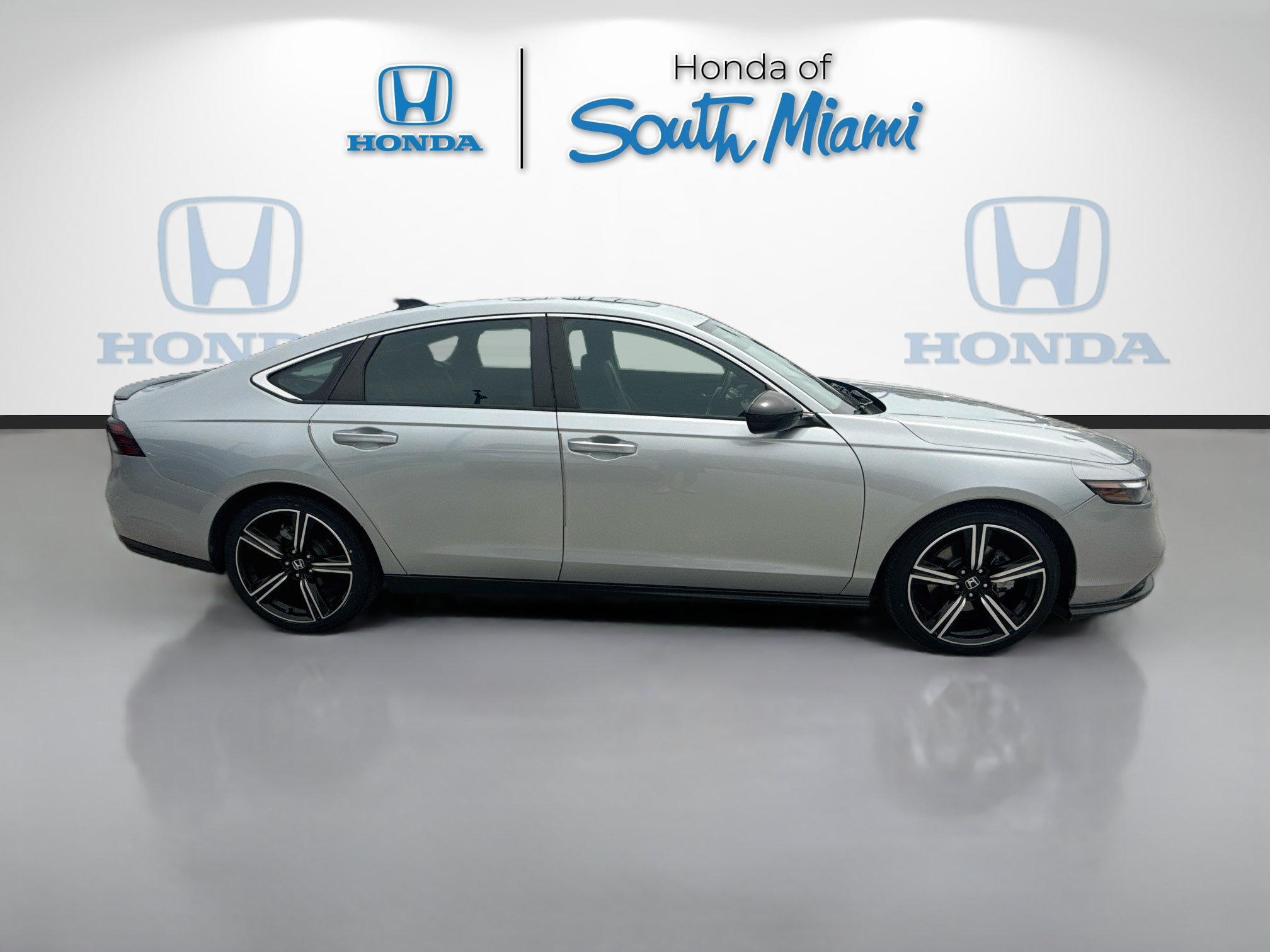 Used 2024 Honda Accord Sport image 8