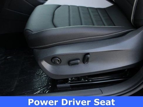 New 2025 Volkswagen Taos SEL AWD/4WD image 4