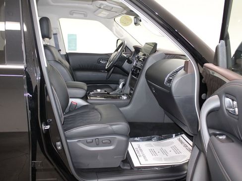 Used 2024 Nissan Armada Platinum w/ Captain's Chairs Package image 31