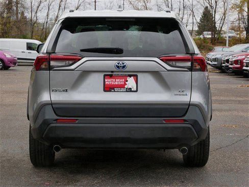 Used 2019 Toyota RAV4 LE image 6