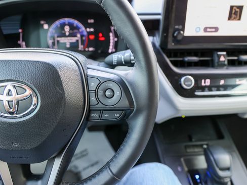 Certified 2026 Toyota Corolla Cross LE FWD image 18