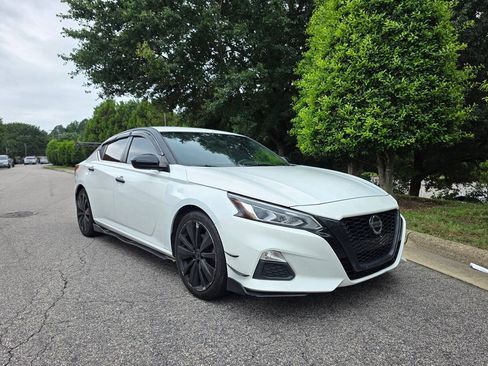 Used 2019 Nissan Altima 2.5 SR FWD image 7